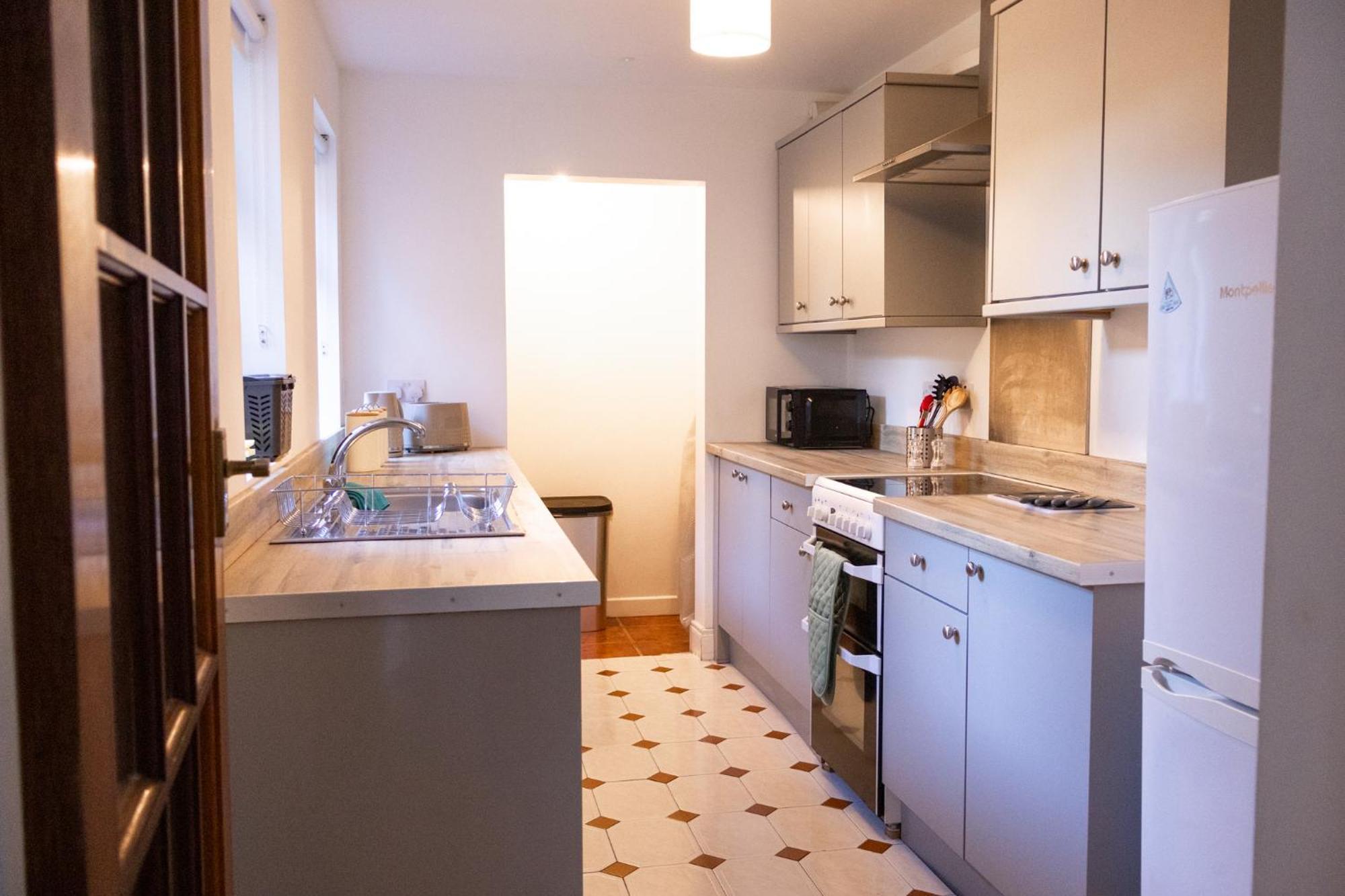 Victoria Road Guesthouse เบลฟาสต์ ภายนอก รูปภาพ