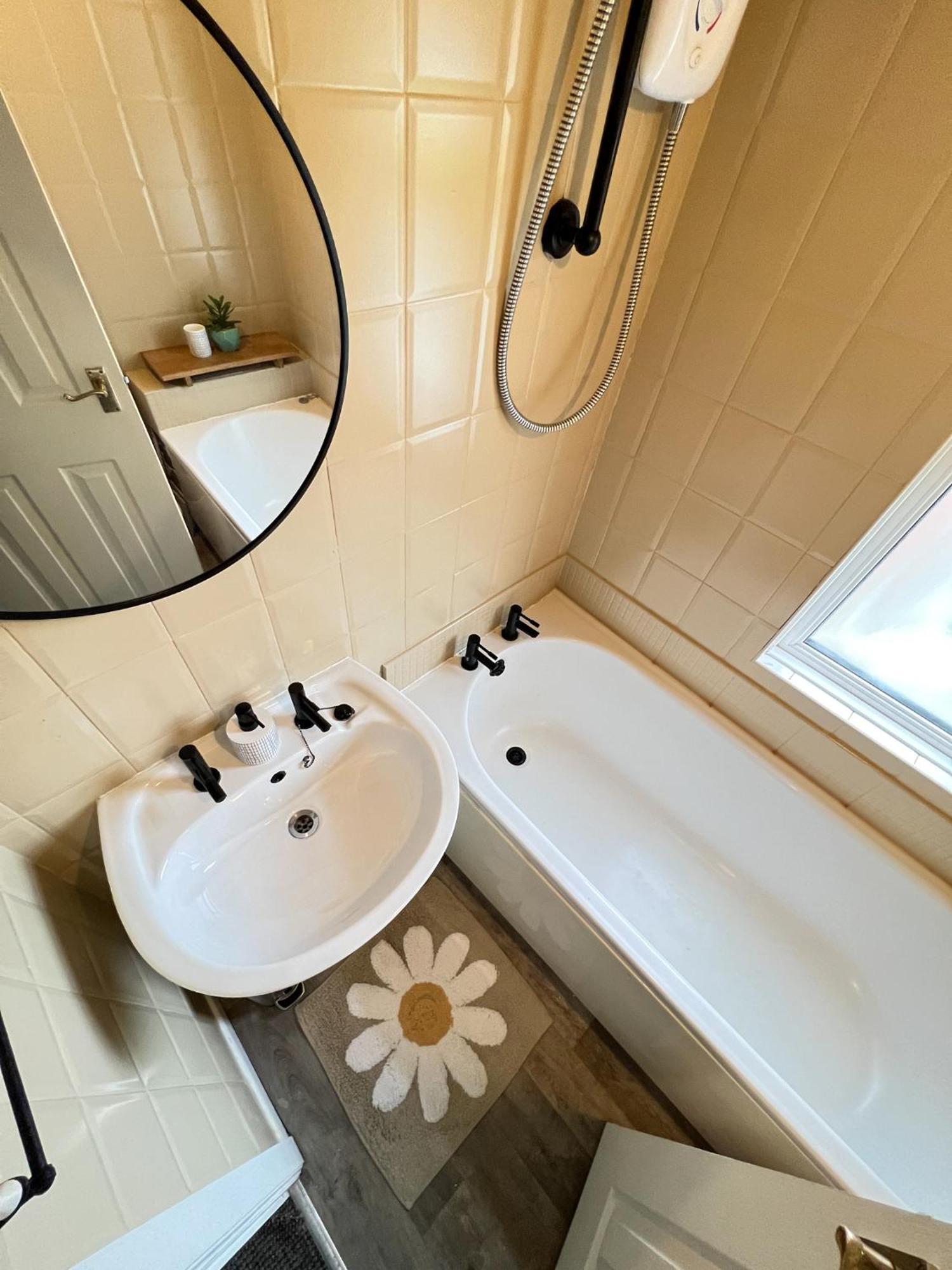 Victoria Road Guesthouse เบลฟาสต์ ภายนอก รูปภาพ